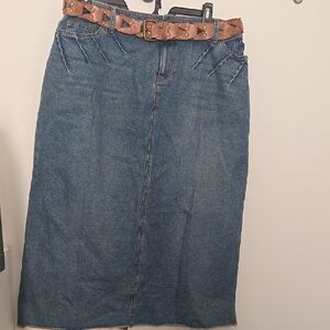 Cato Size NWOT 18W Denim Skirt Studded Belt Pockets Back Slit Raw Hem